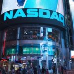 Торговая площадка Nasdaq сумела превратиться из обязательной СРО в межконтинентальную биржевую платформу.